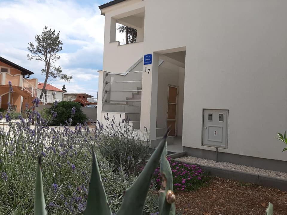 Apartman Bunaric Vir Eksteriør bilde