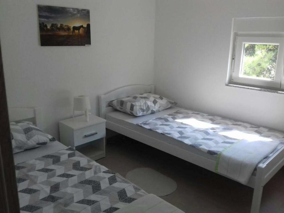 Apartman Bunaric Vir Eksteriør bilde